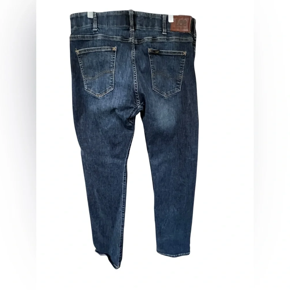 Lee Extreme Motion Men's Straight  Leg Blue Jeans
